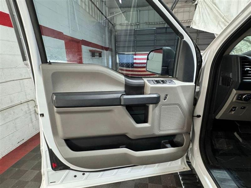 Ford F-150 XL SuperCab 8-ft. Bed 4WD 2019 Ford F-150 XL SuperCab 8-ft. Bed 4WD 2019