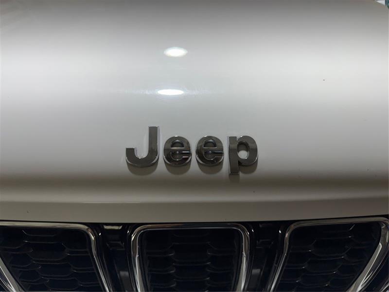 Jeep Grand Cherokee Limited 2WD 2023