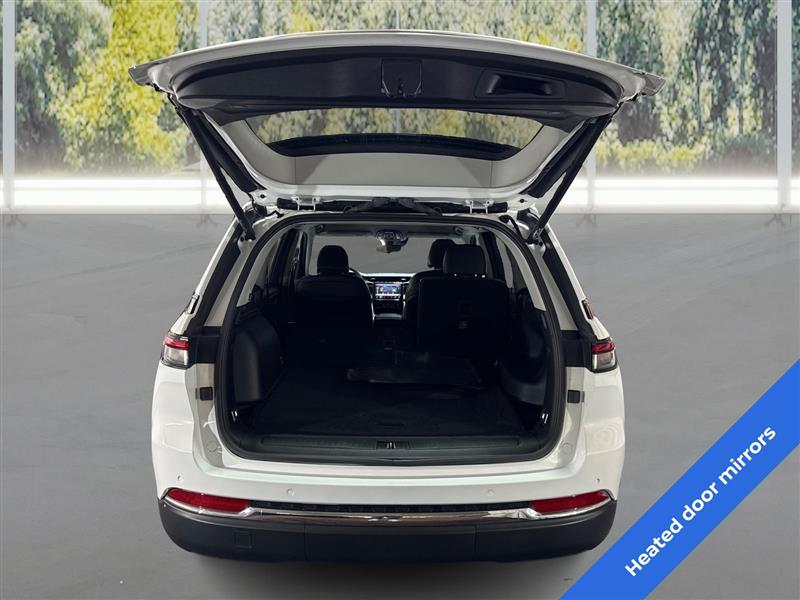 Jeep Grand Cherokee Limited 2WD 2023