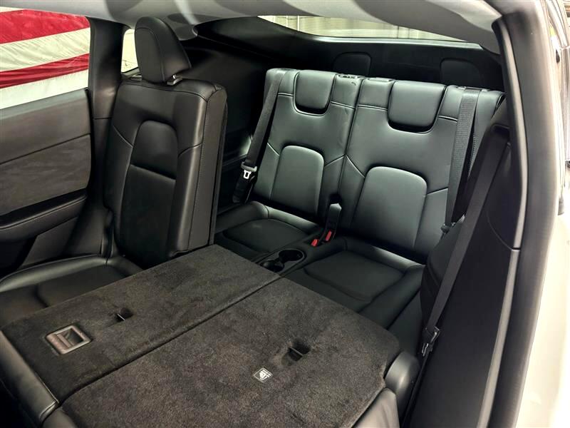 2022 Tesla Model Y Long Range photo 11