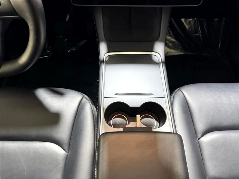 2022 Tesla Model Y Long Range photo 17