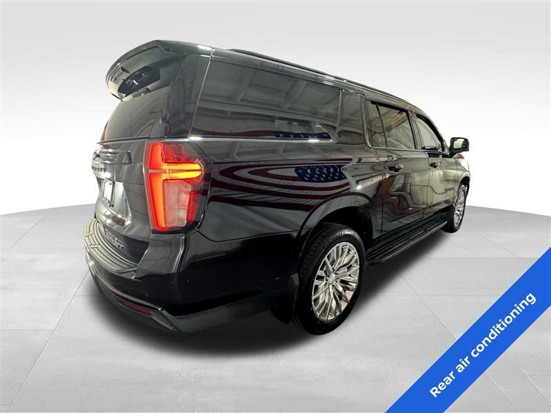 2023 Chevrolet Suburban RST photo 4