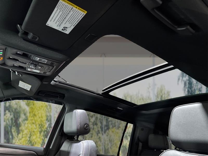 Chevrolet Suburban RST 4WD 2023