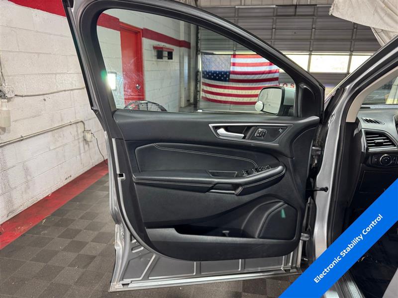 Ford Edge Titanium AWD 2022