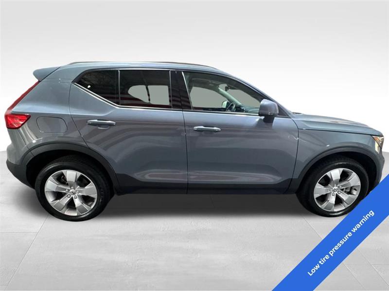 Volvo XC40 T5 Momentum AWD 2022 Volvo XC40 T5 Momentum AWD 2022