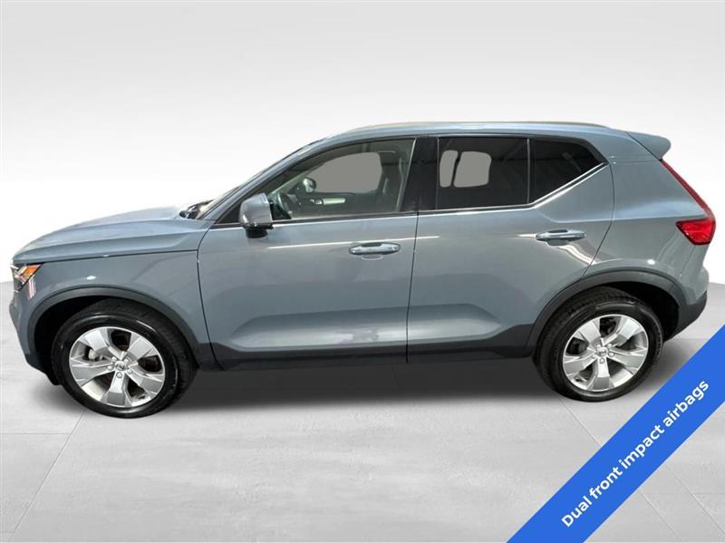 Volvo XC40 T5 Momentum AWD 2022 Volvo XC40 T5 Momentum AWD 2022