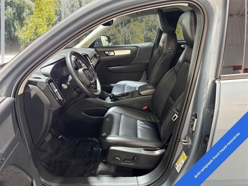 Volvo XC40 T5 Momentum AWD 2022 Volvo XC40 T5 Momentum AWD 2022