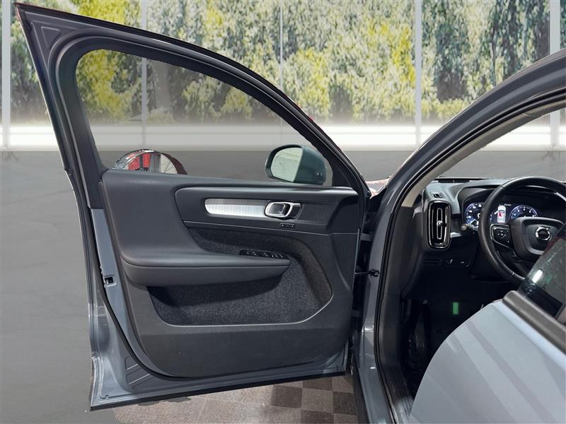 Volvo XC40 T5 Momentum AWD 2022 Volvo XC40 T5 Momentum AWD 2022