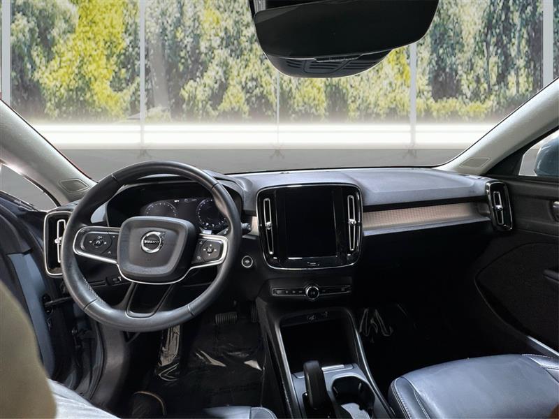 Volvo XC40 T5 Momentum AWD 2022 Volvo XC40 T5 Momentum AWD 2022