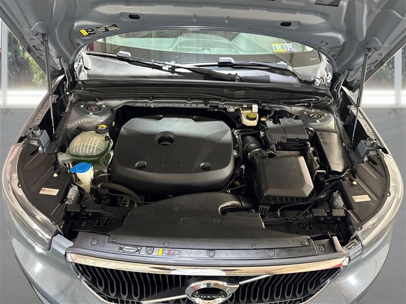 Volvo XC40 T5 Momentum AWD 2022