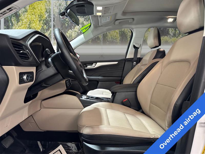 2021 Ford Escape SEL photo 9