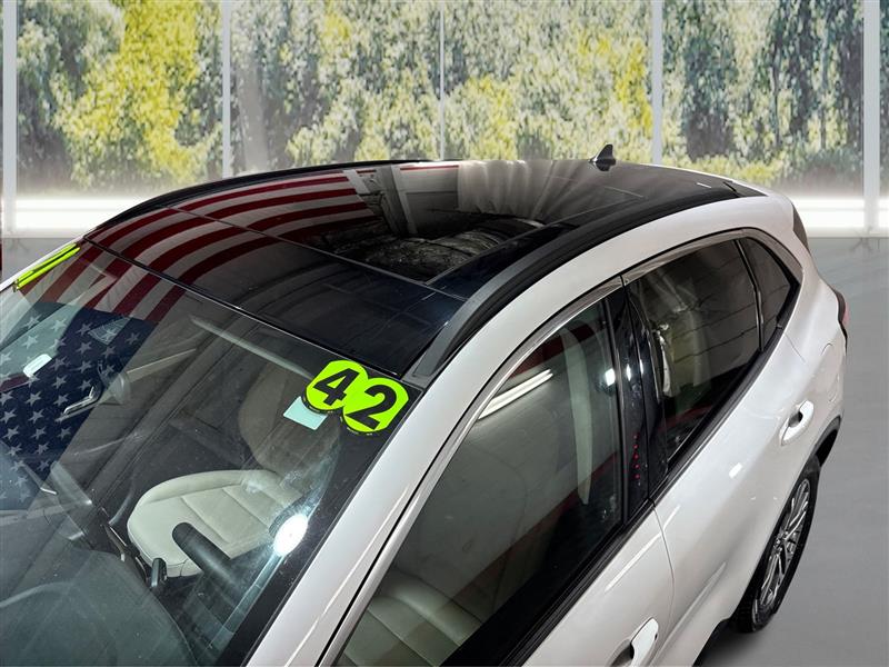 2021 Ford Escape SEL photo 12