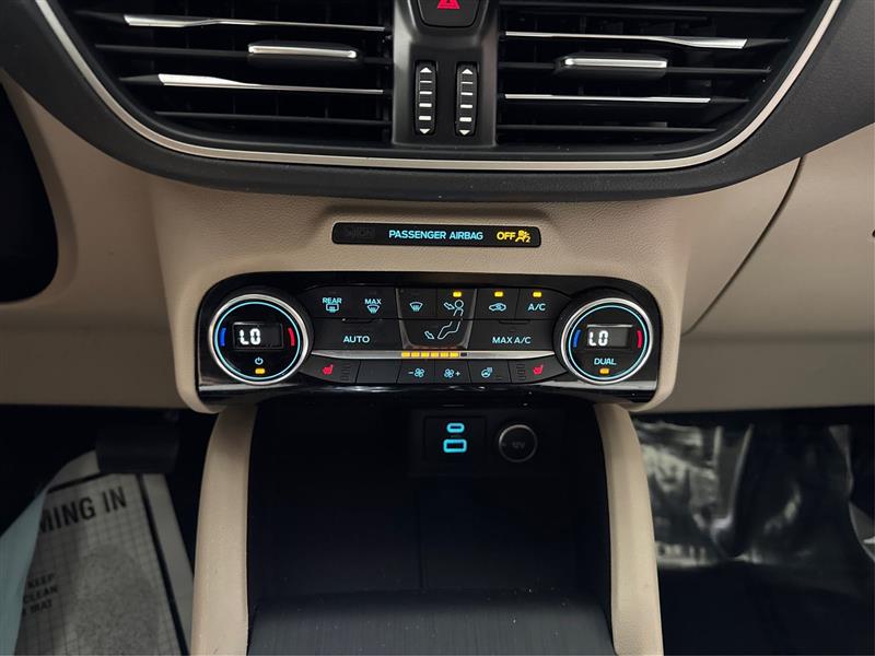2021 Ford Escape SEL photo 25