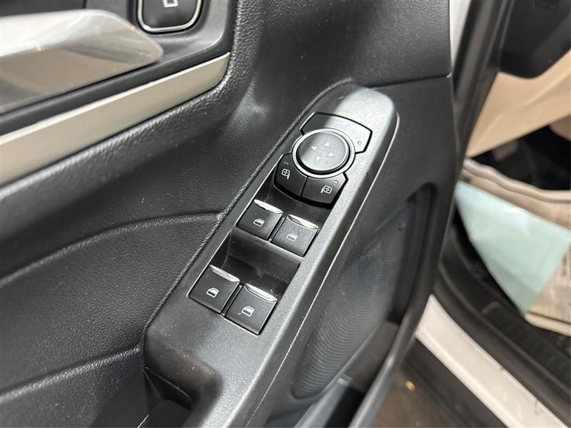 2021 Ford Escape SEL photo 28