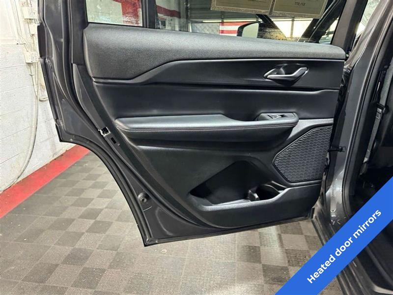 Jeep Grand Cherokee L Laredo 4WD 2024 Jeep Grand Cherokee L Laredo 4WD 2024