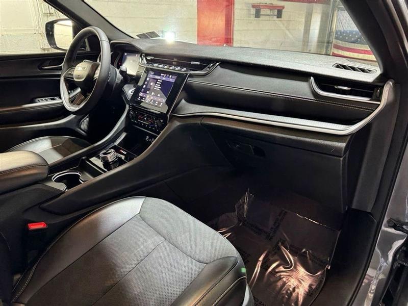 Jeep Grand Cherokee L Laredo 4WD 2024 Jeep Grand Cherokee L Laredo 4WD 2024