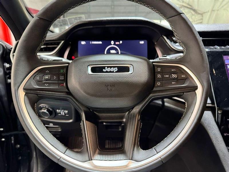 Jeep Grand Cherokee L Laredo 4WD 2024 Jeep Grand Cherokee L Laredo 4WD 2024