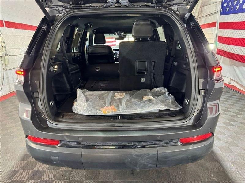 Jeep Grand Cherokee L Laredo 4WD 2024 Jeep Grand Cherokee L Laredo 4WD 2024