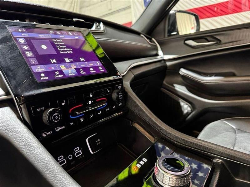 Jeep Grand Cherokee L Laredo 4WD 2024 Jeep Grand Cherokee L Laredo 4WD 2024