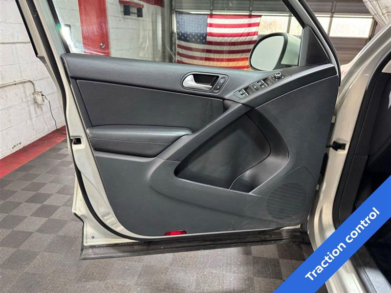 Volkswagen Tiguan SE 4Motion 2014 Volkswagen Tiguan SE 4Motion 2014