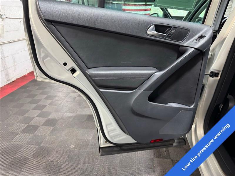 Volkswagen Tiguan SE 4Motion 2014 Volkswagen Tiguan SE 4Motion 2014