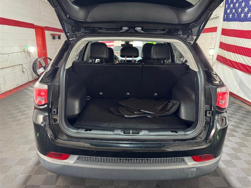 2020 Jeep Compass Latitude photo 14