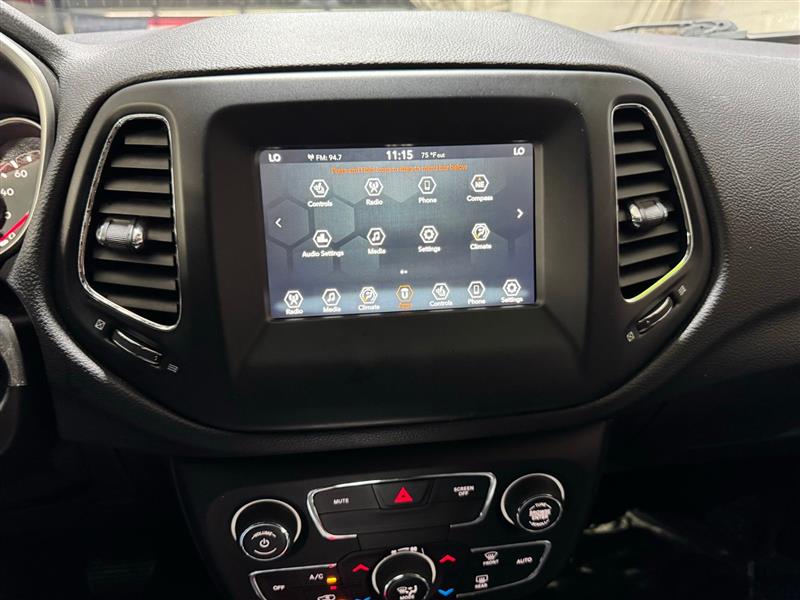 2020 Jeep Compass Latitude photo 18