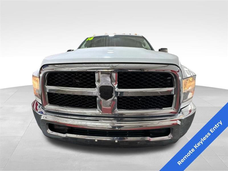 2016 Ram 2500 Tradesman photo 2