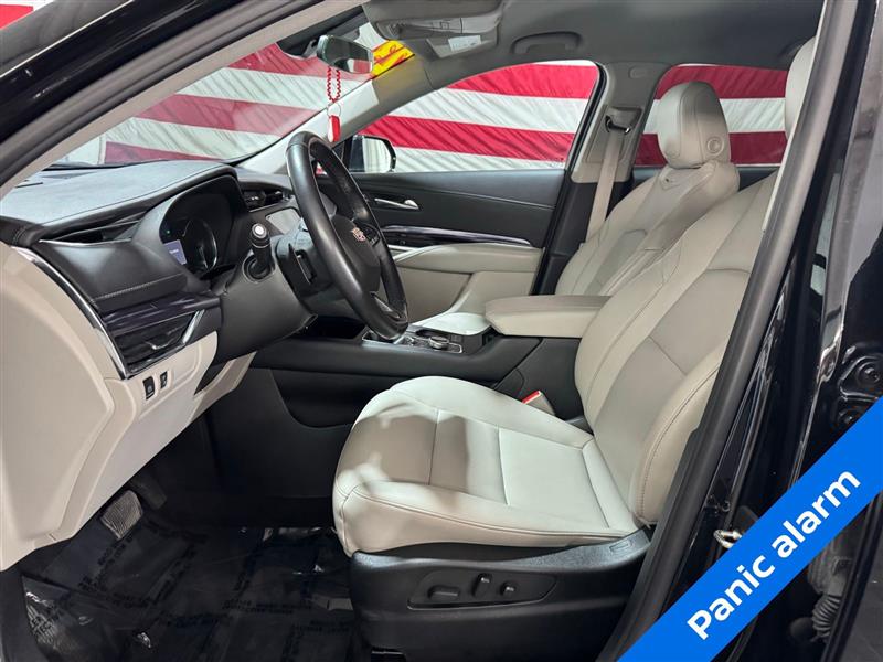 2023 Cadillac XT4 Luxury photo 9