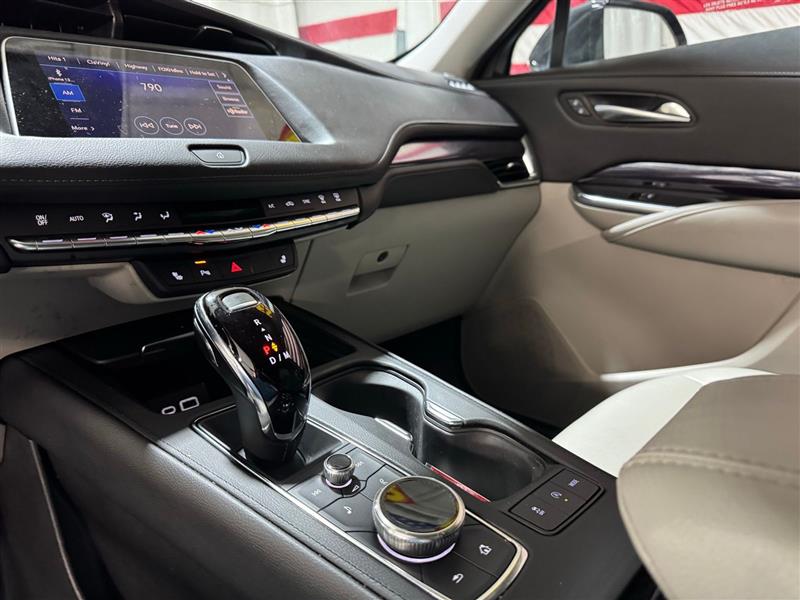2023 Cadillac XT4 Luxury photo 23