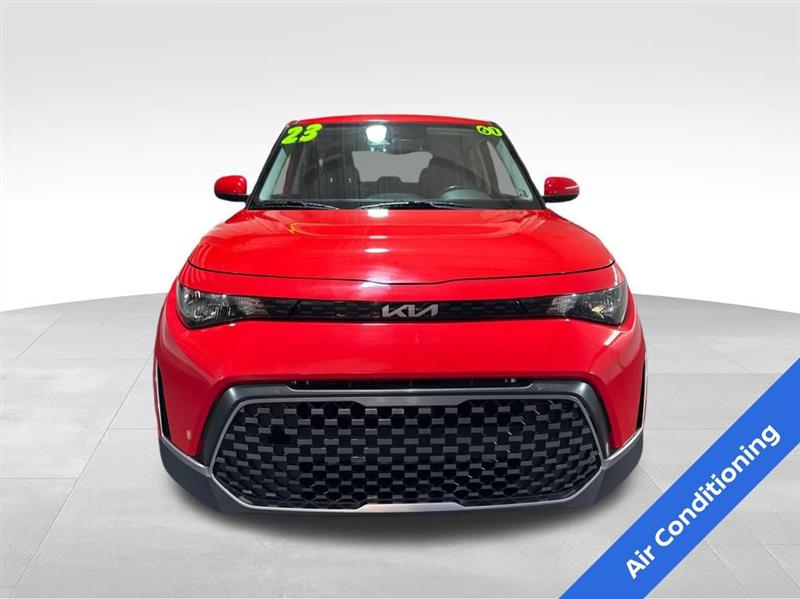 2023 Kia Soul EX photo 2