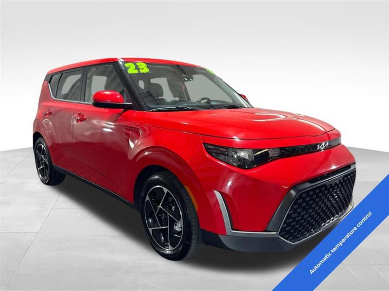2023 Kia Soul EX photo 3