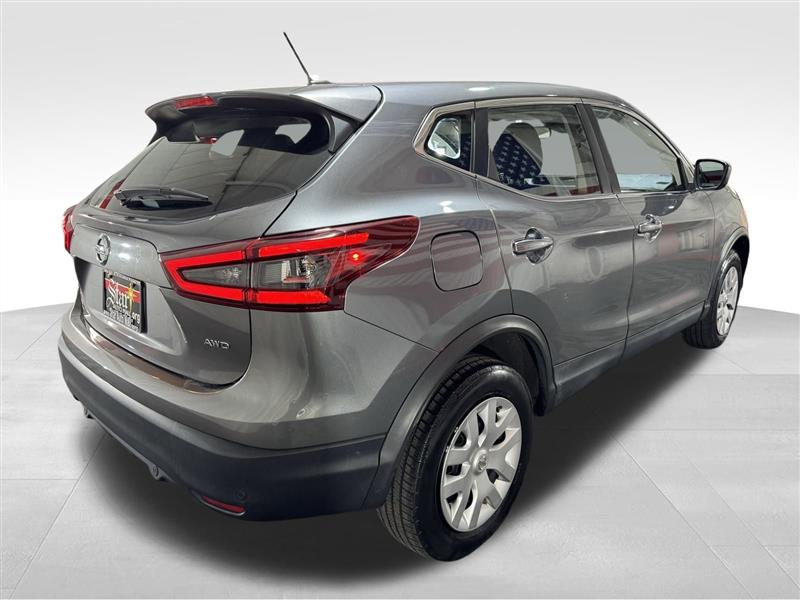 2020 Nissan Rogue Sport S photo 3