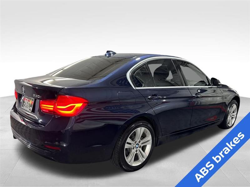 BMW 3-Series 330i xDrive SULEV Sedan 2017