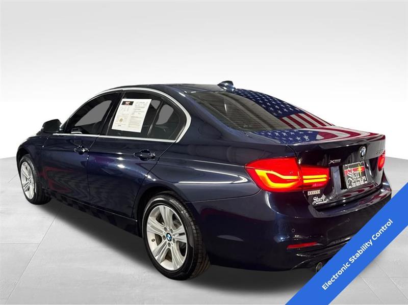 BMW 3-Series 330i xDrive SULEV Sedan 2017