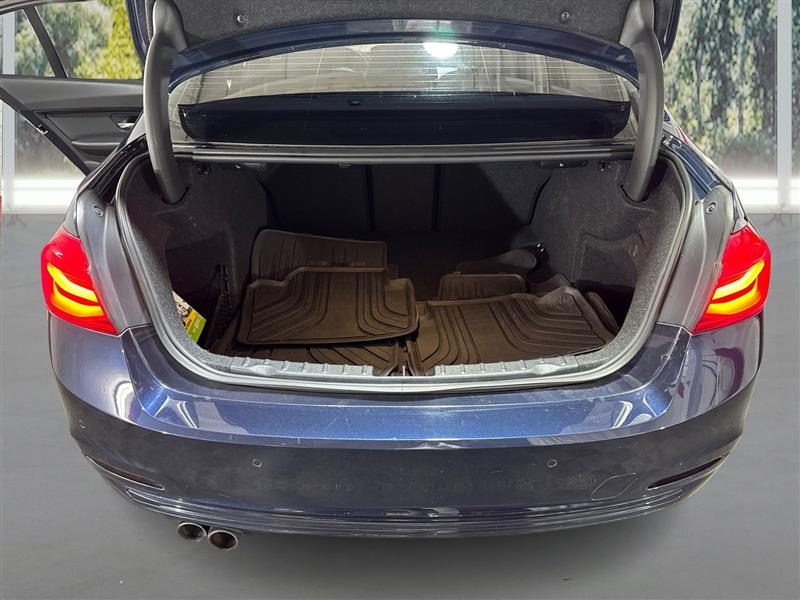 BMW 3-Series 330i xDrive SULEV Sedan 2017