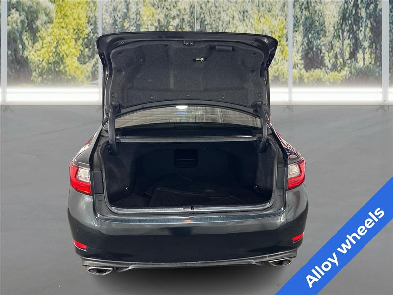 Lexus ES 350 Sedan 2016