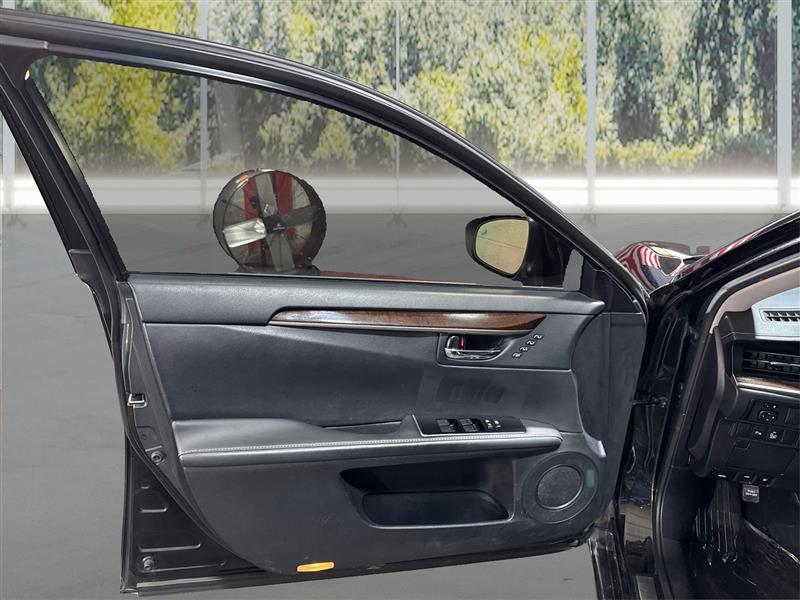 Lexus ES 350 Sedan 2016