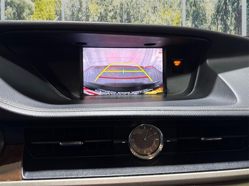 Lexus ES 350 Sedan 2016