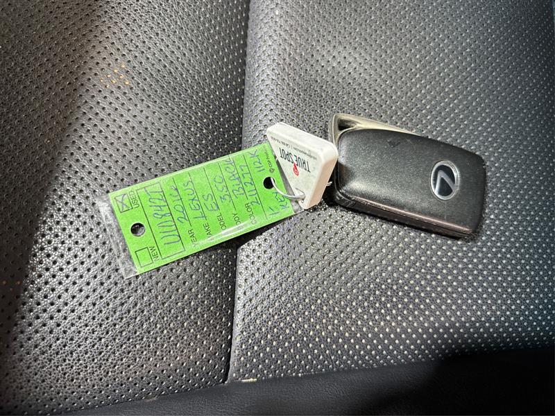 Lexus ES 350 Sedan 2016