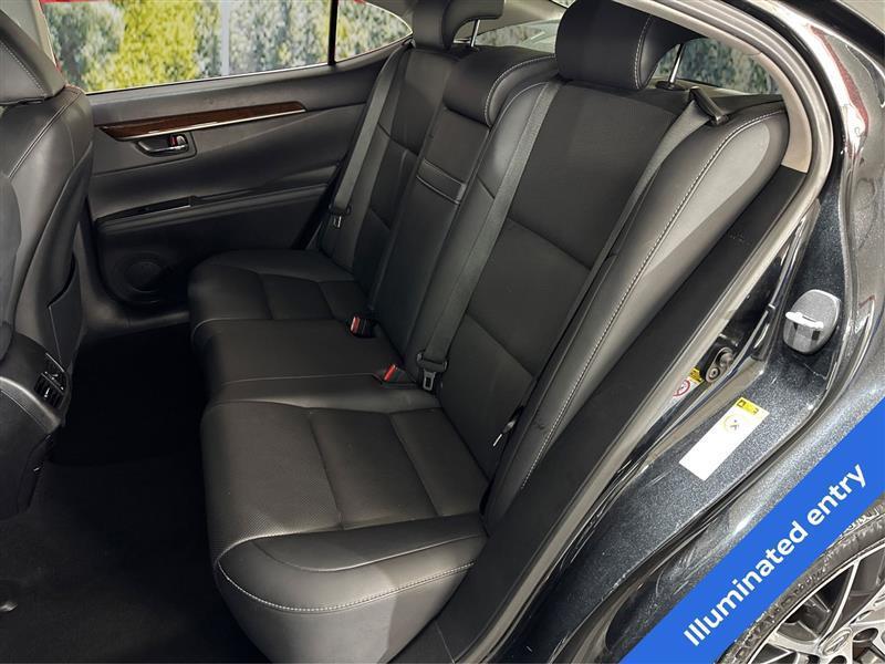 Lexus ES 350 Sedan 2016