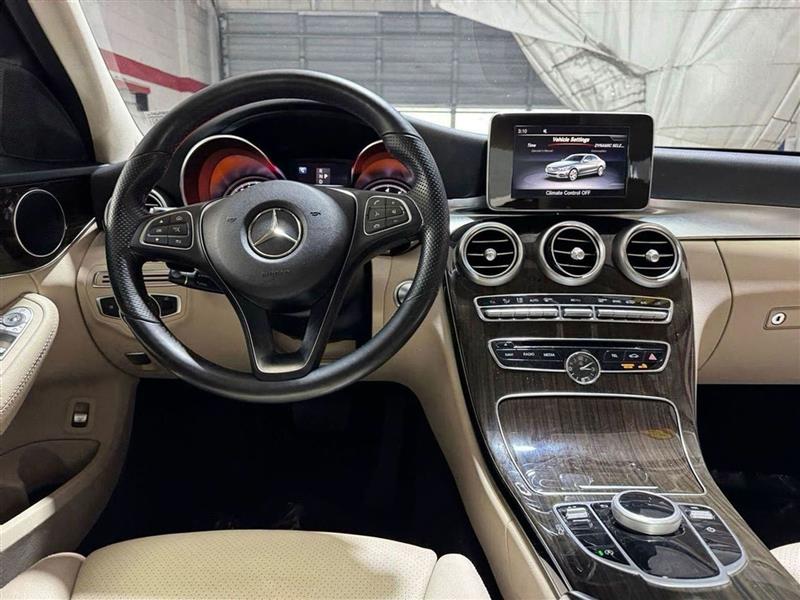 Mercedes-Benz C-Class C300 4MATIC Sedan 2018 Mercedes-Benz C-Class C300 4MATIC Sedan 2018