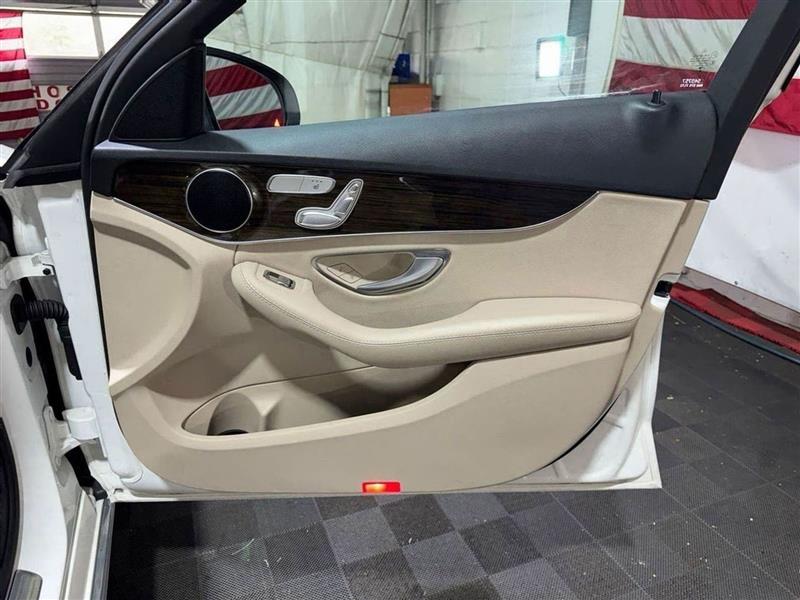 Mercedes-Benz C-Class C300 4MATIC Sedan 2018 Mercedes-Benz C-Class C300 4MATIC Sedan 2018