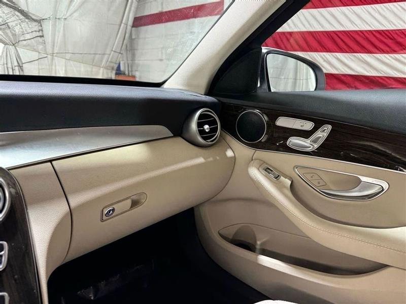 Mercedes-Benz C-Class C300 4MATIC Sedan 2018 Mercedes-Benz C-Class C300 4MATIC Sedan 2018