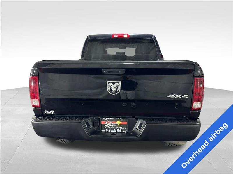 RAM 1500 Classic Tradesman Quad Cab 4WD 2021 RAM 1500 Classic Tradesman Quad Cab 4WD 2021