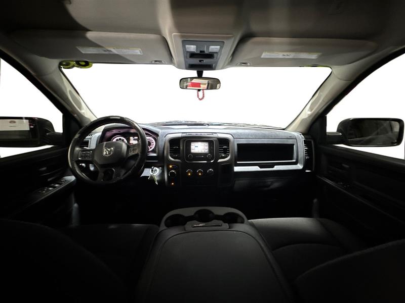 RAM 1500 Classic Tradesman Quad Cab 4WD 2021 RAM 1500 Classic Tradesman Quad Cab 4WD 2021