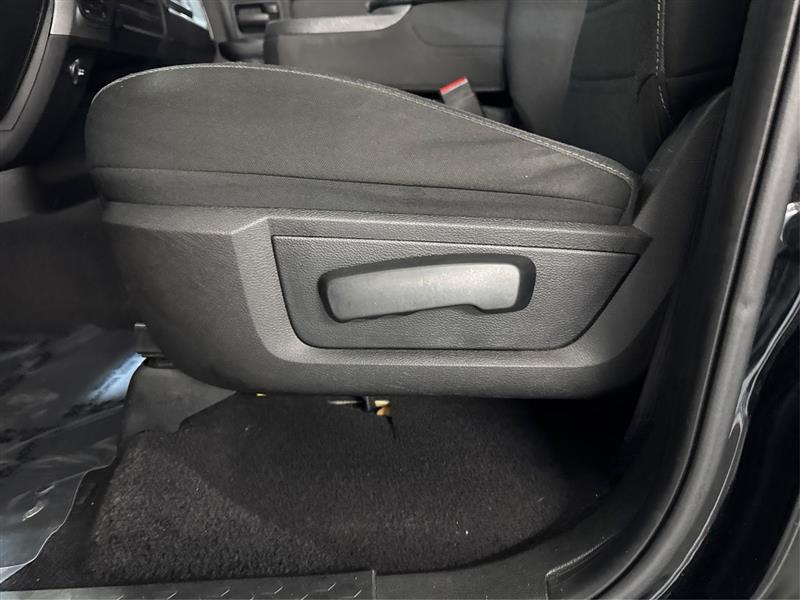 RAM 1500 Classic Tradesman Quad Cab 4WD 2021 RAM 1500 Classic Tradesman Quad Cab 4WD 2021