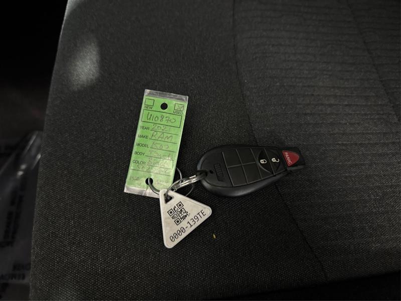 RAM 1500 Classic Tradesman Quad Cab 4WD 2021 RAM 1500 Classic Tradesman Quad Cab 4WD 2021