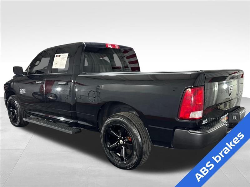 RAM 1500 Classic Tradesman Quad Cab 4WD 2021 RAM 1500 Classic Tradesman Quad Cab 4WD 2021