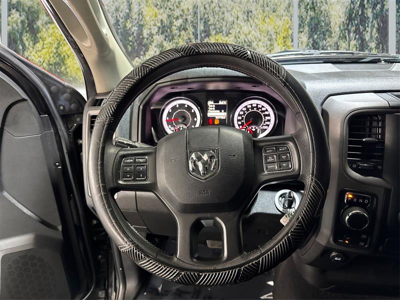 RAM 1500 Classic Tradesman Quad Cab 4WD 2021 RAM 1500 Classic Tradesman Quad Cab 4WD 2021